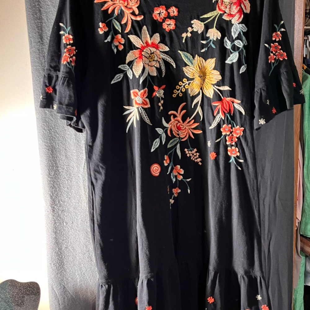 Floral Embroidered  casual Black Dress